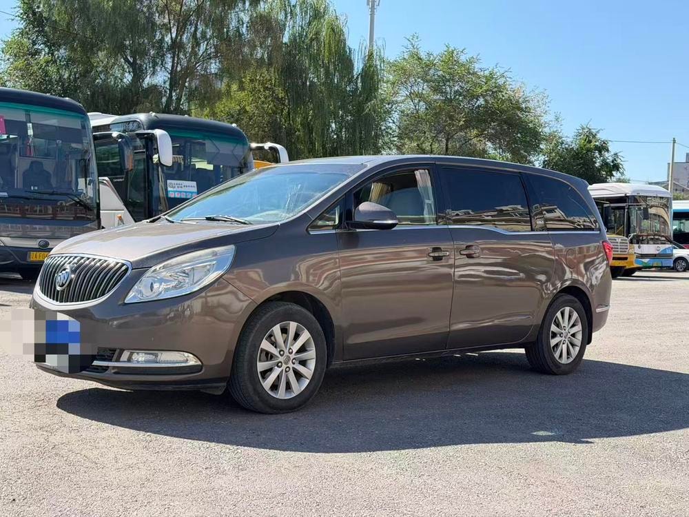 Buick GL8 2015 — фото автомобиля