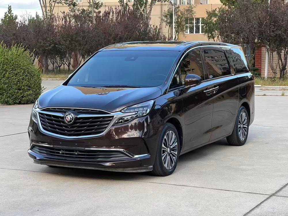 Buick GL8 2021 — фото автомобиля 1