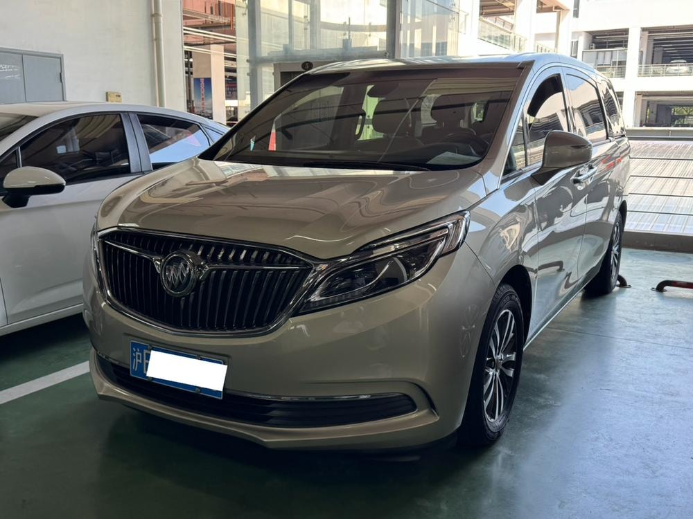 Buick GL8 2018 — фото автомобиля