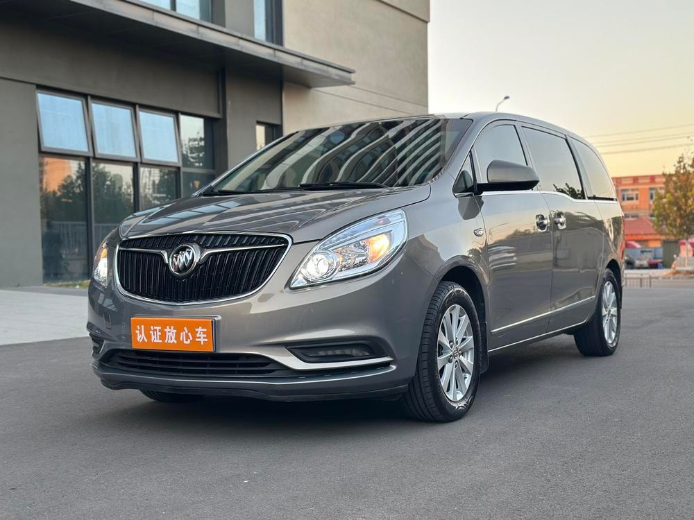 Buick GL8 2017 — фото автомобиля