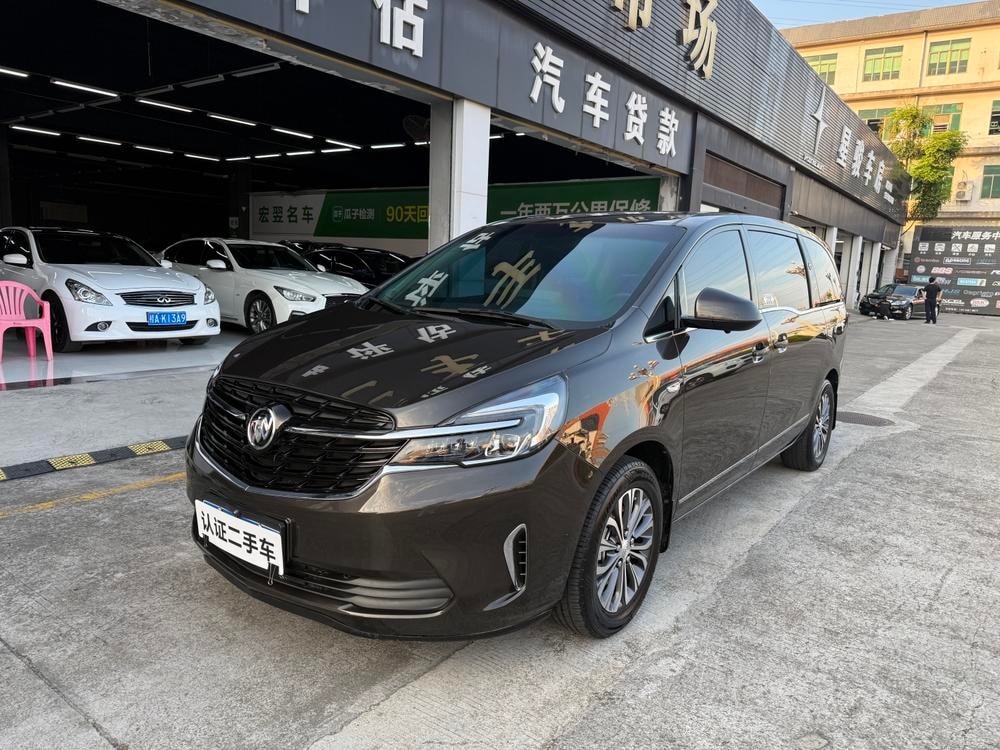 Buick GL8 2021 — фото автомобиля 1