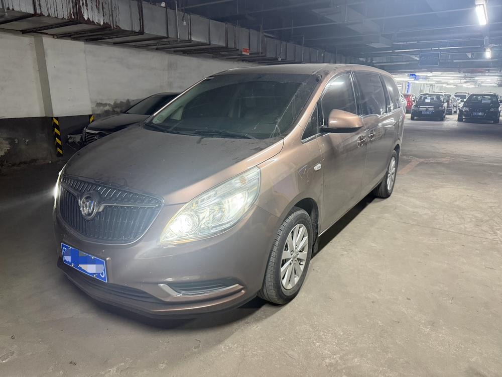 Buick GL8 2018 — фото автомобиля 1
