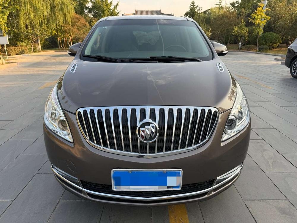 Buick GL8 2012 — фото автомобиля