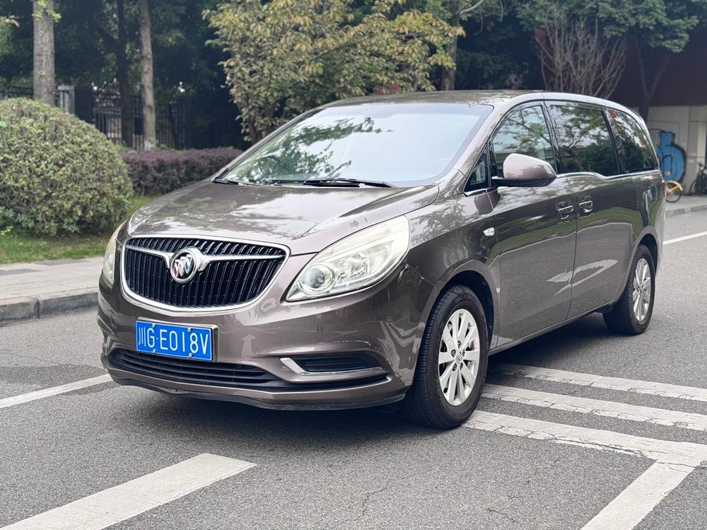 Buick GL8 2017 — фото автомобиля