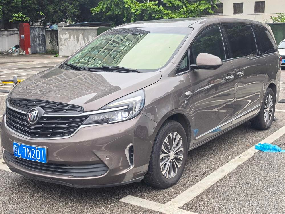 Buick GL8 2020 — фото автомобиля 1