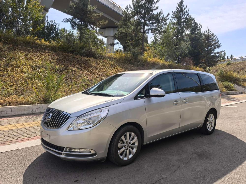 Buick GL8 2014 — фото автомобиля 1