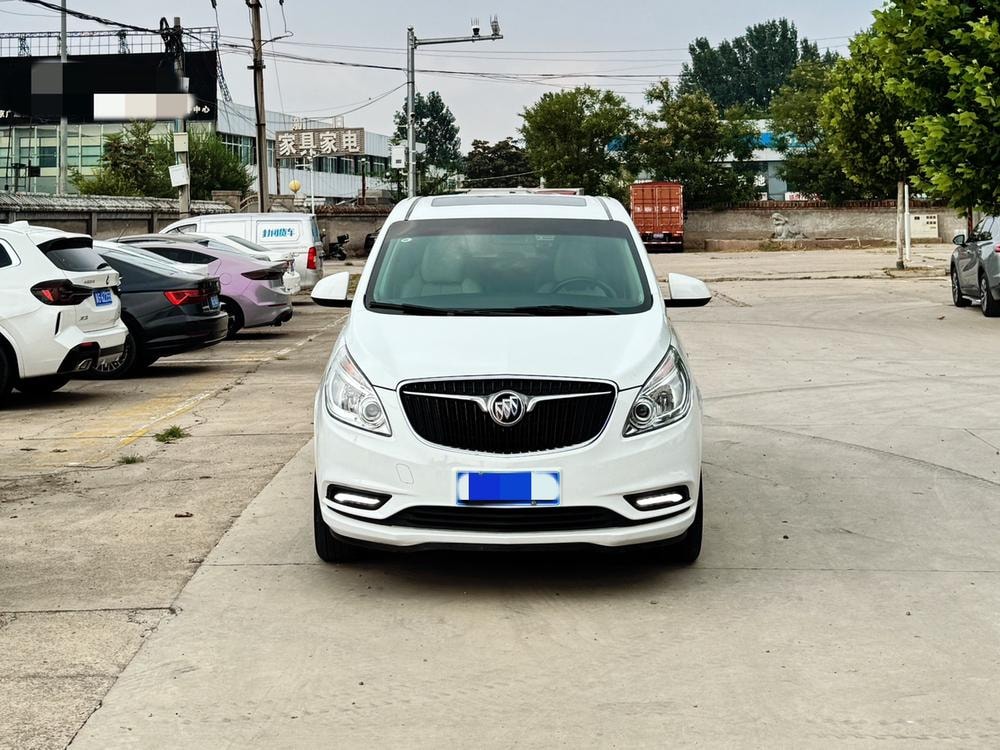 Buick GL8 2017 — фото автомобиля