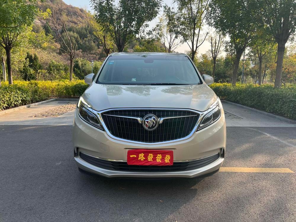 Buick GL8 2018 — фото автомобиля