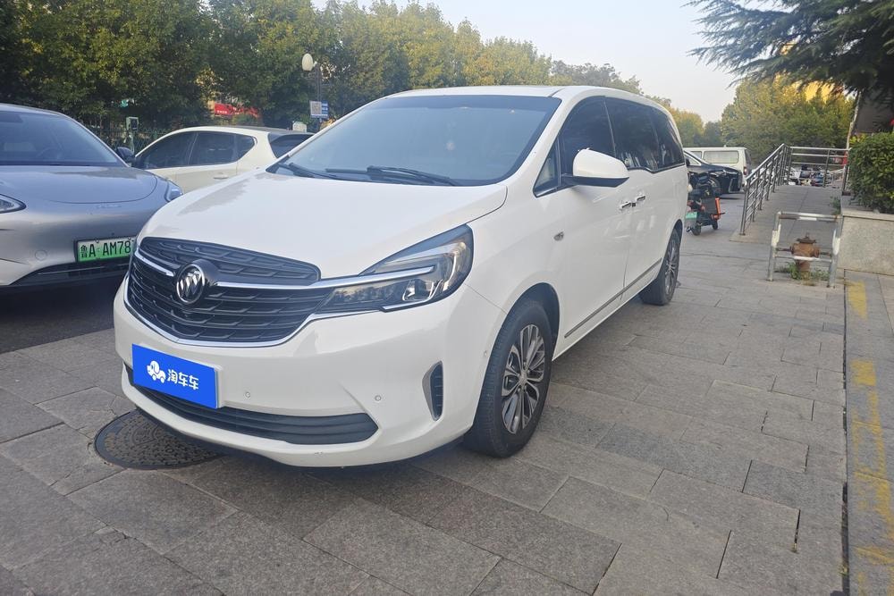 Buick GL8 2020 — фото автомобиля 1