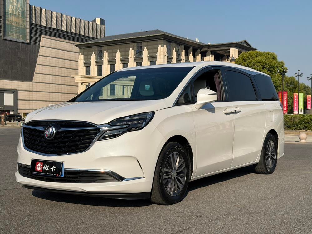 Buick GL8 2020 — фото автомобиля