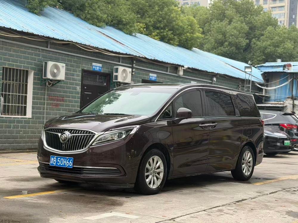 Buick GL8 2018 — фото автомобиля