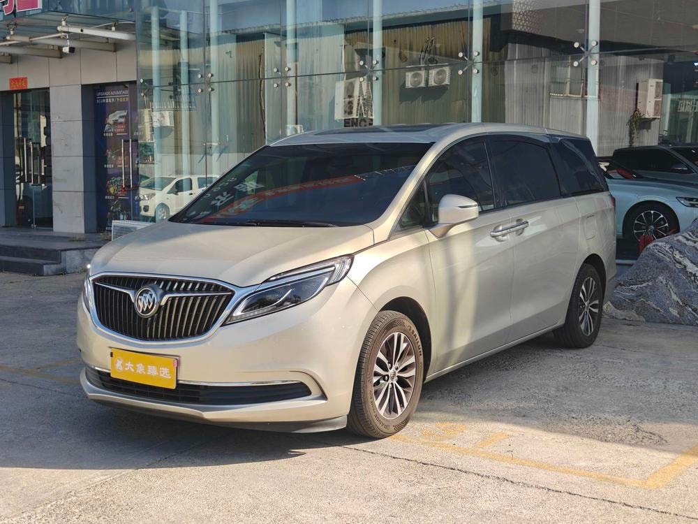 Buick GL8 2018 — фото автомобиля