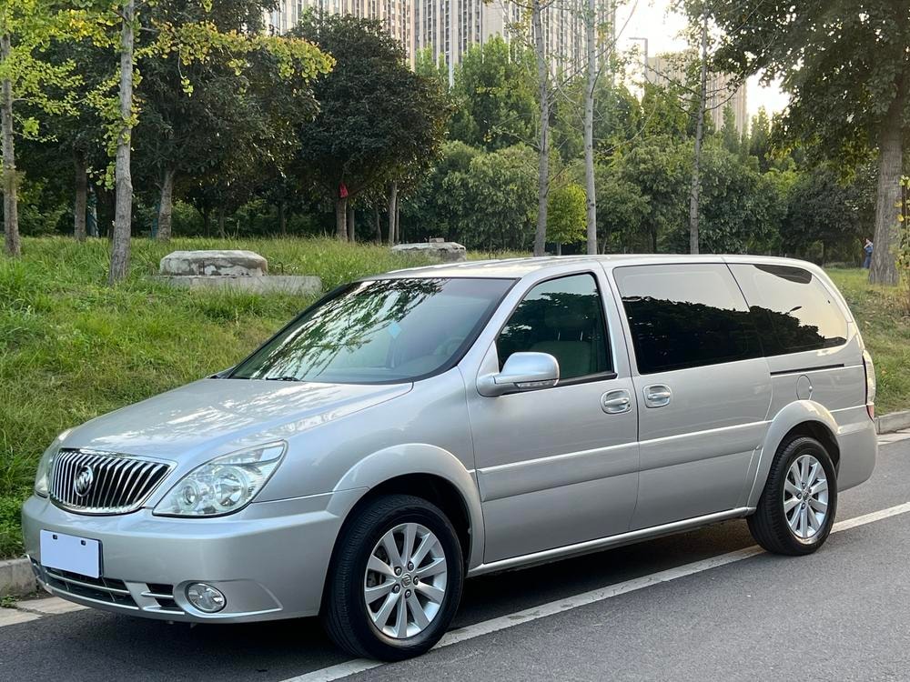 Buick GL8 2014 — фото автомобиля