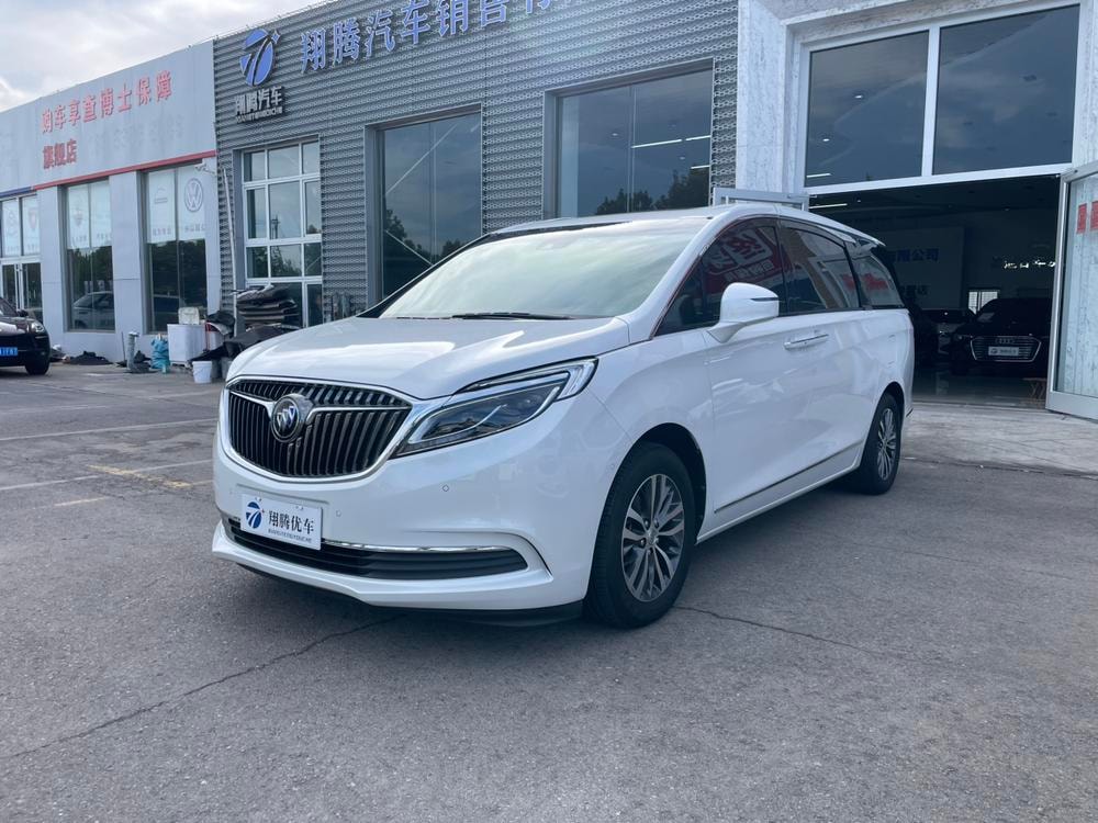 Buick GL8 2017 — фото автомобиля