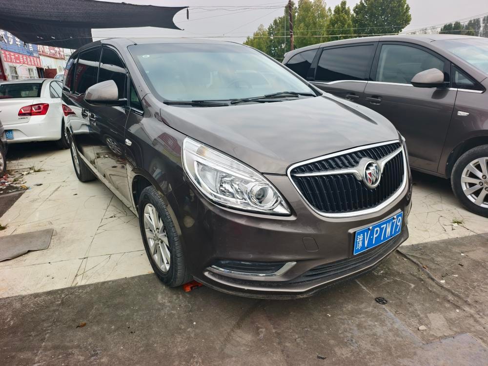 Buick GL8 2017 — фото автомобиля