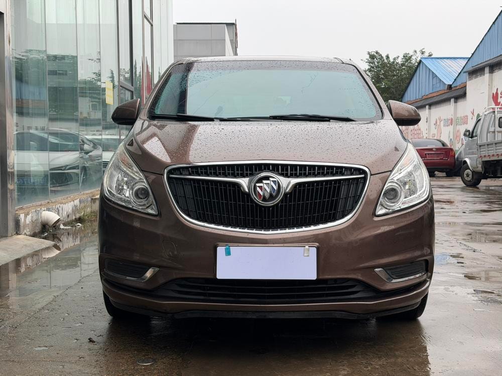 Buick GL8 2018 — фото автомобиля 1