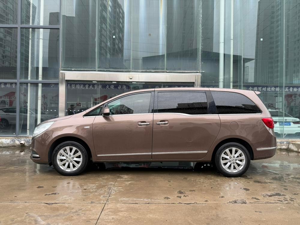 Buick GL8 2018 — фото автомобиля