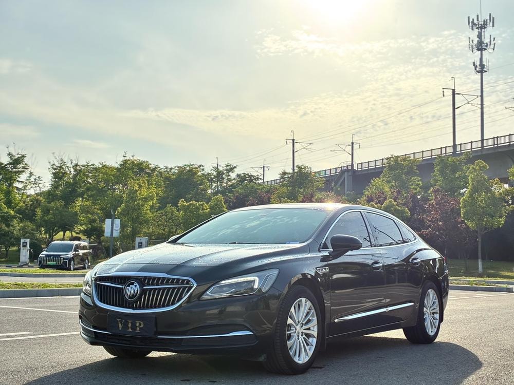 Buick LaCrosse 2019 — фото автомобиля