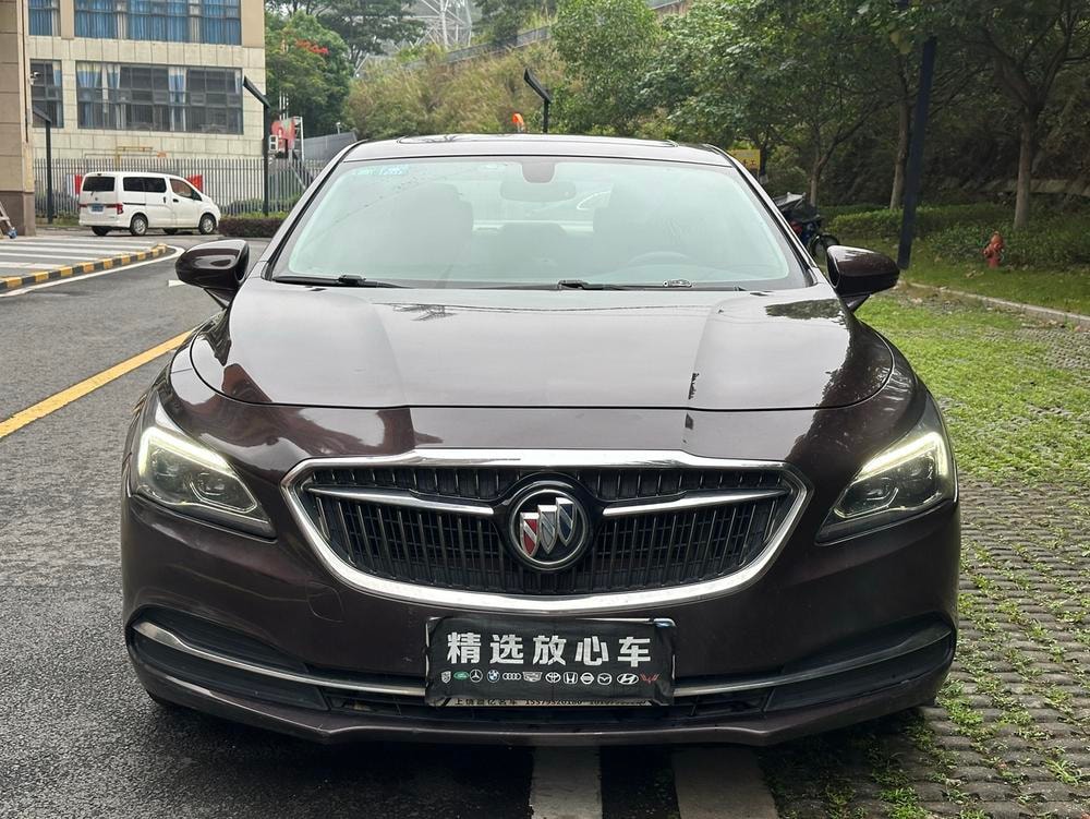 Buick LaCrosse 2018 — фото автомобиля