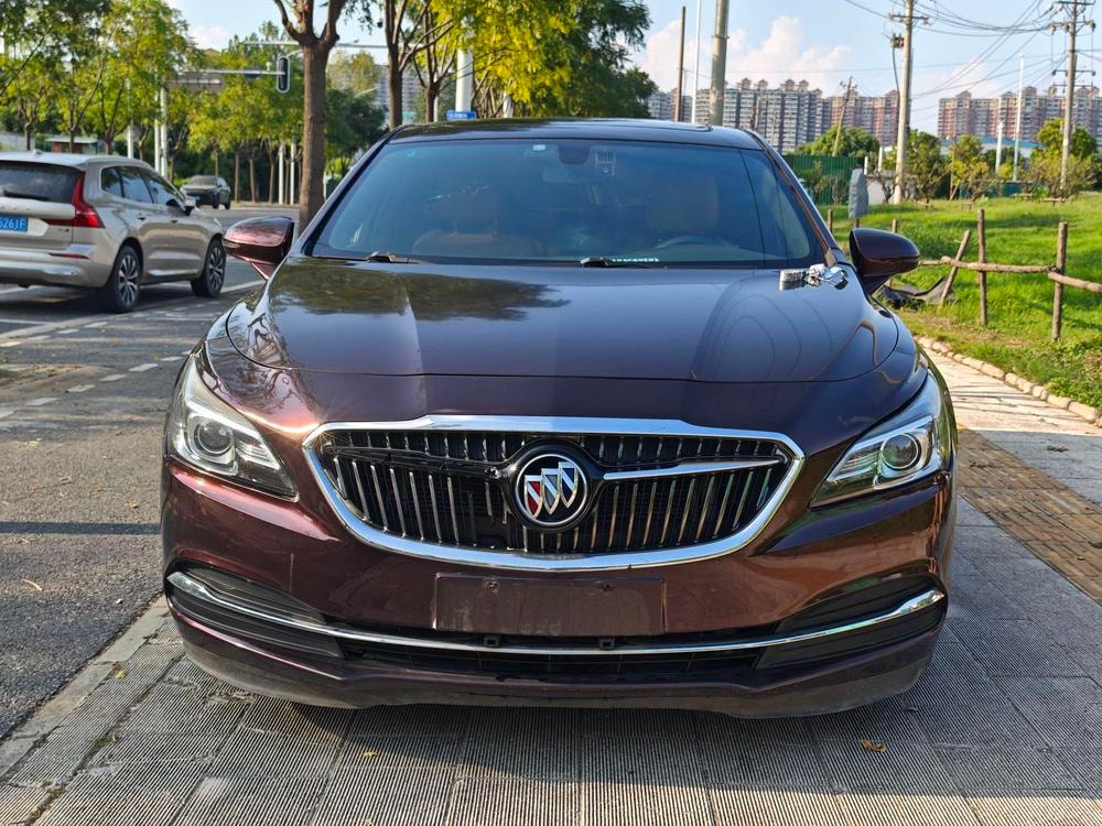 Buick LaCrosse 2016 — фото автомобиля