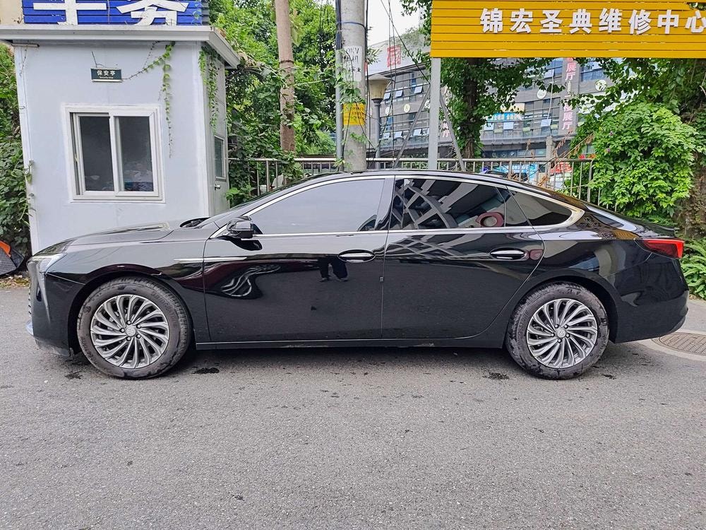 Buick LaCrosse 2026 — фото автомобиля