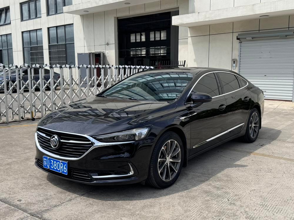 Buick LaCrosse 2022 — фото автомобиля 1