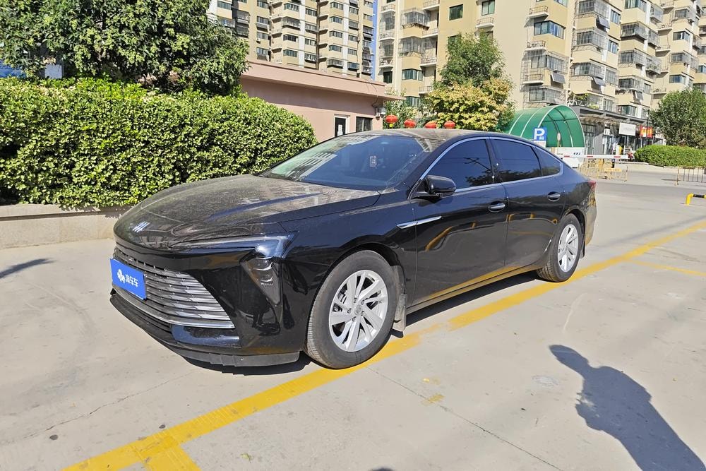 Buick LaCrosse 2023 — фото автомобиля 1
