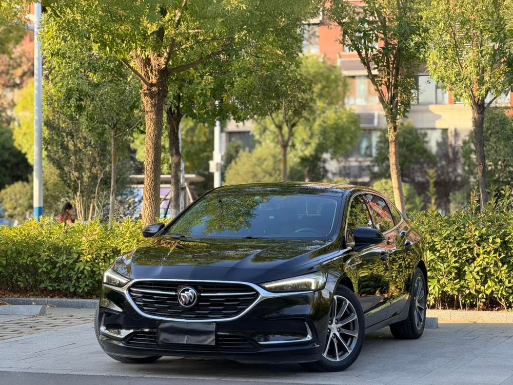 Buick LaCrosse 2022 — фото автомобиля 1