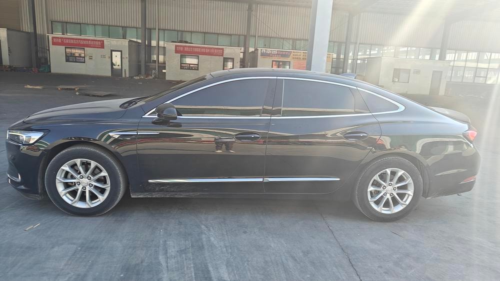 Buick LaCrosse 2021 — фото автомобиля 1