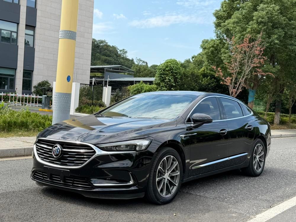 Buick LaCrosse 2022 — фото автомобиля 1