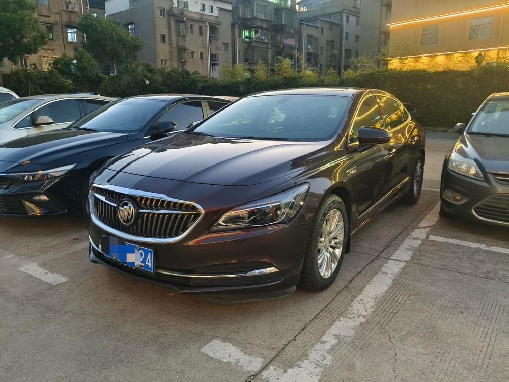 Buick LaCrosse 2018 — фото автомобиля 1