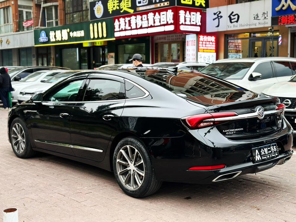 Buick LaCrosse 2022 — фото автомобиля 1