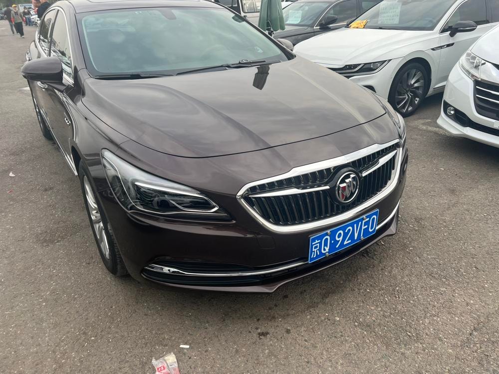 Buick LaCrosse 2018 — фото автомобиля