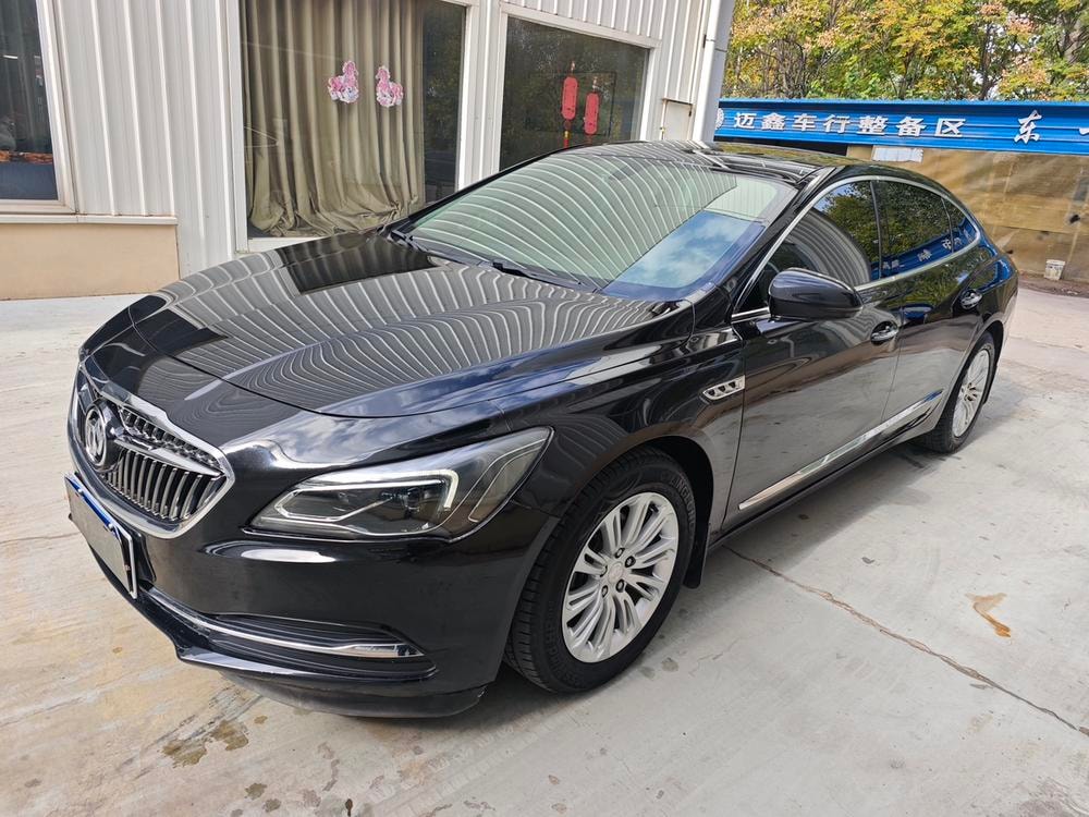 Buick LaCrosse 2018 — фото автомобиля