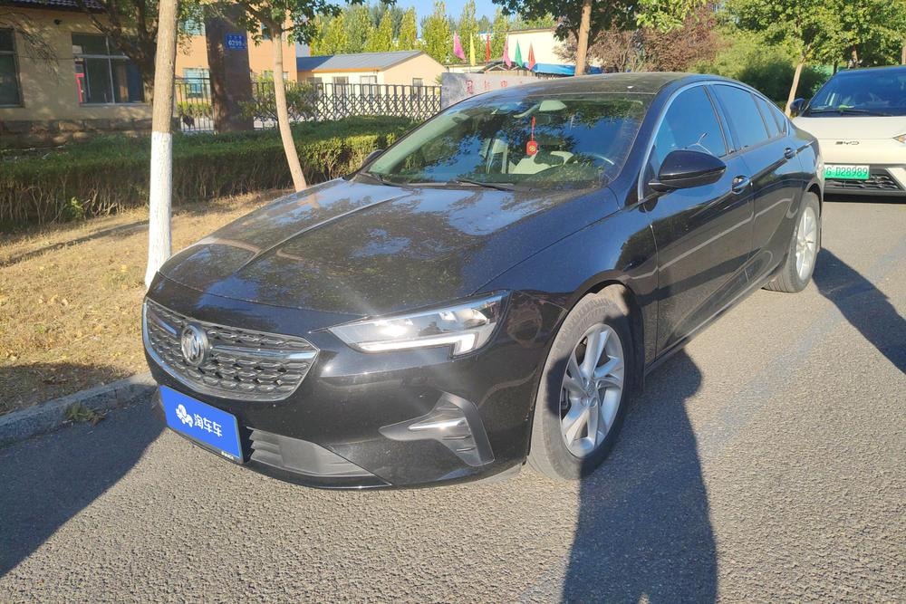 Buick Regal 2021 — фото автомобиля 1