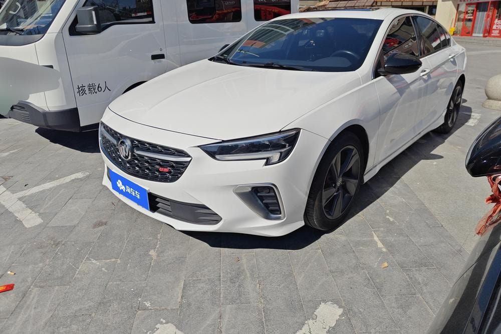 Buick Regal 2021 — фото автомобиля 1