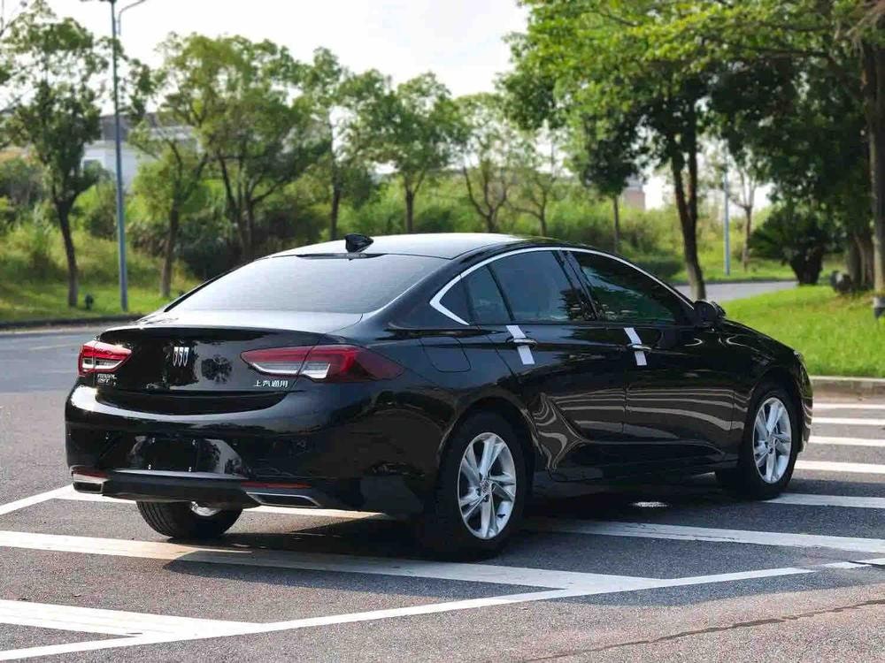 Buick Regal 2024 — фото автомобиля 1