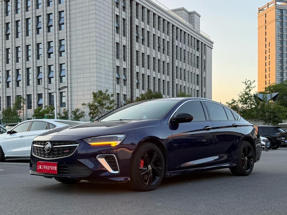 Buick Regal 2021 — фото автомобиля 1