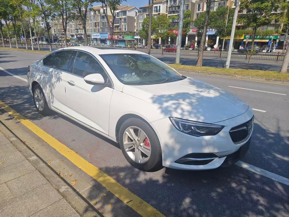 Buick Regal 2017 — фото автомобиля
