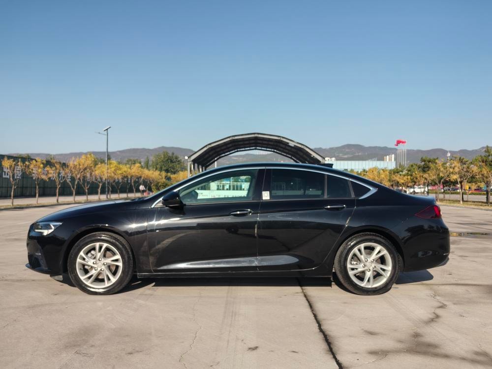 Buick Regal 2020 — фото автомобиля 1