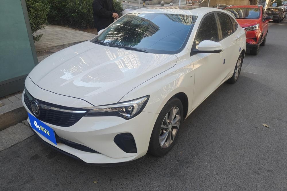 Buick Verano 2023 — фото автомобиля