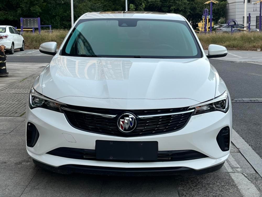 Buick Verano 2023 — фото автомобиля