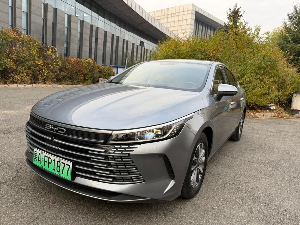 BYD Destroyer 05 2025 — фото автомобиля 1