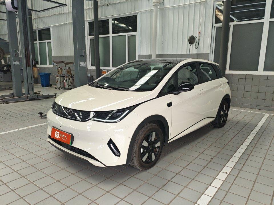 BYD Dolphin 2025 — фото автомобиля 1