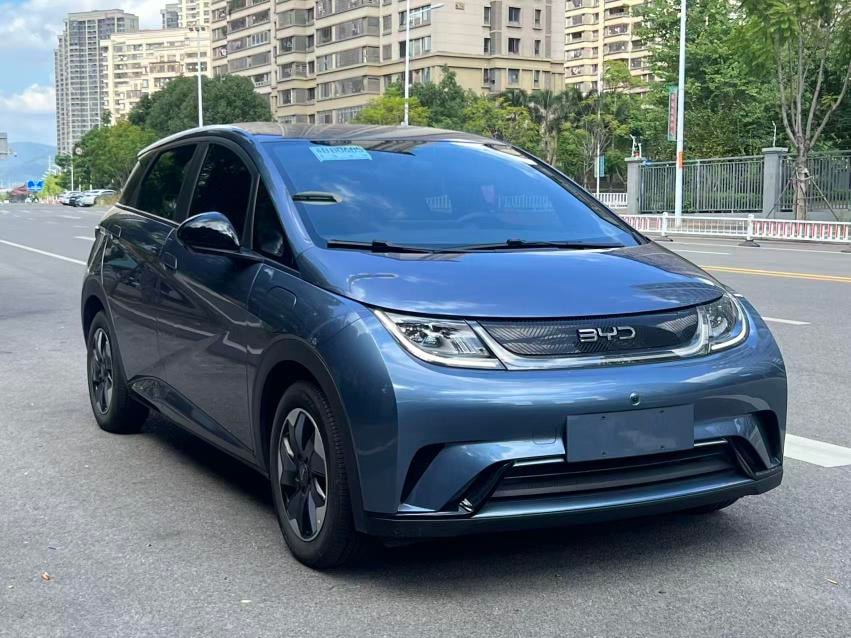 BYD Dolphin 2023 — фото автомобиля