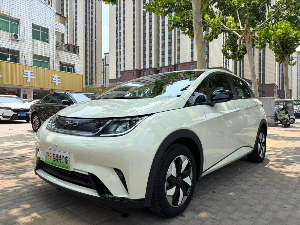 BYD Dolphin 2025 — фото автомобиля 1