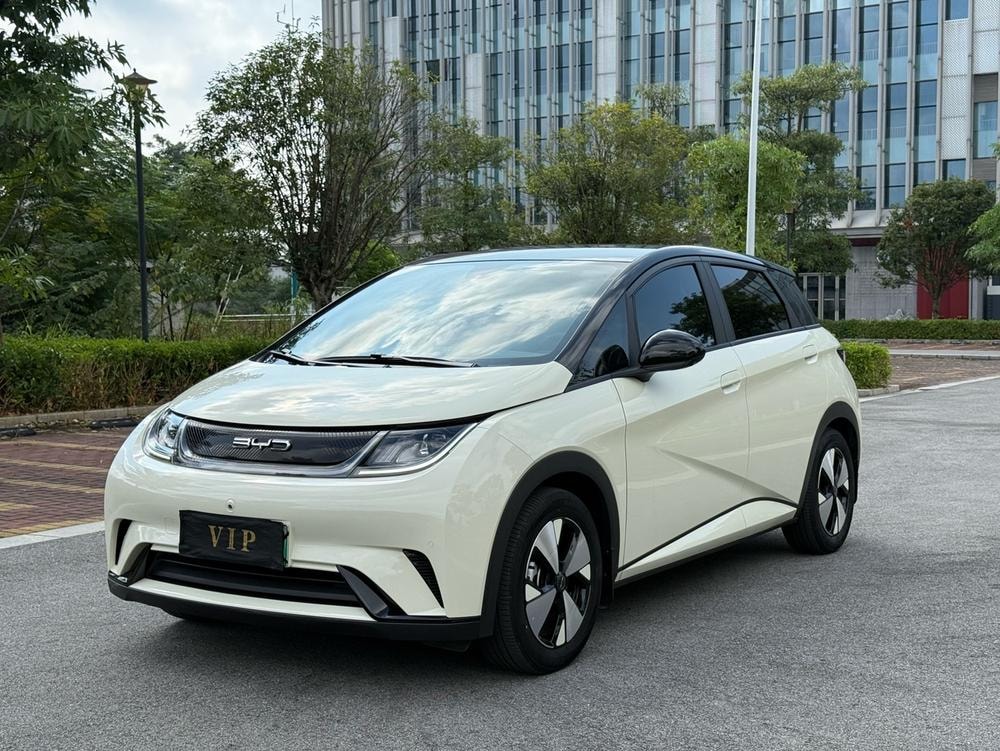 BYD Dolphin 2023 — фото автомобиля 1