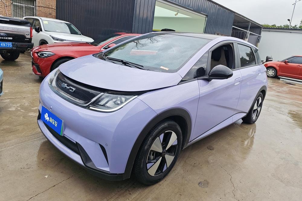 BYD Dolphin 2023 — фото автомобиля