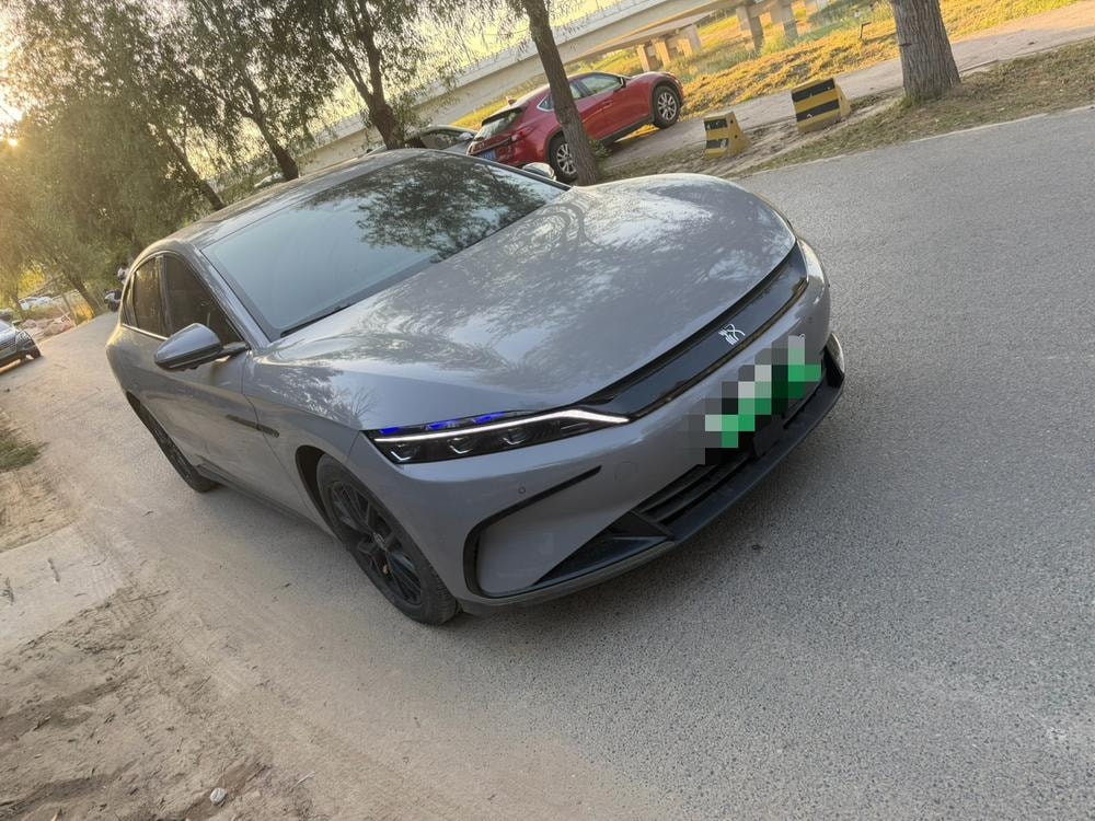 BYD Han DM 2025 — фото автомобиля 1