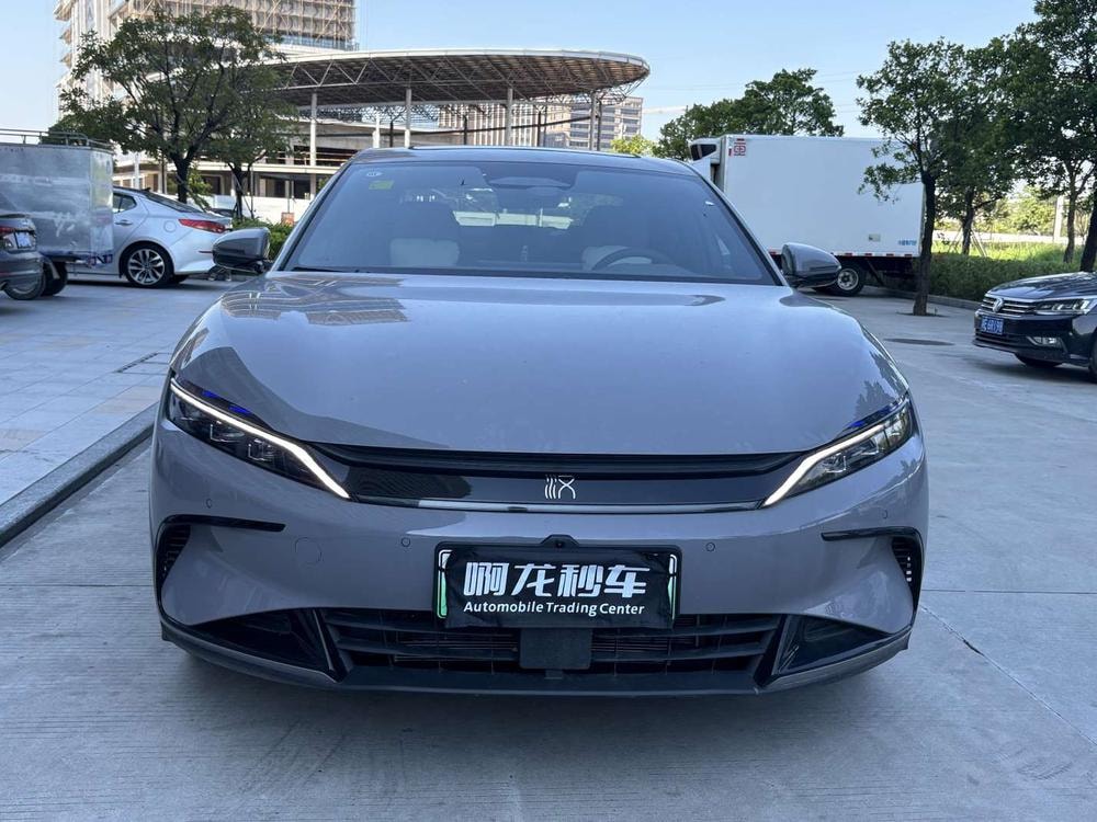 BYD Han DM 2025 — фото автомобиля